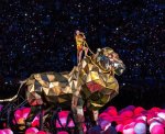 katy-perry-performs-at-the-superbowl-2015-1-1422863650-view-0.jpg