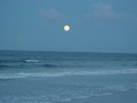 Moon over ocean (640 x 480).jpg